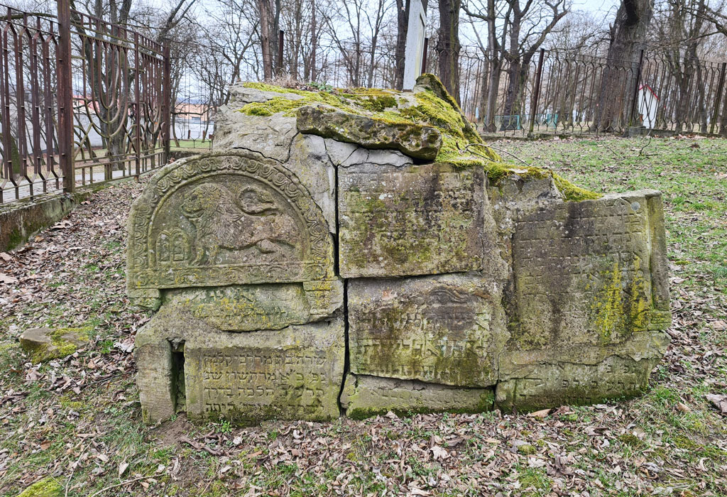 Ostrowiec Swietokrzyski Jewish Cemetery