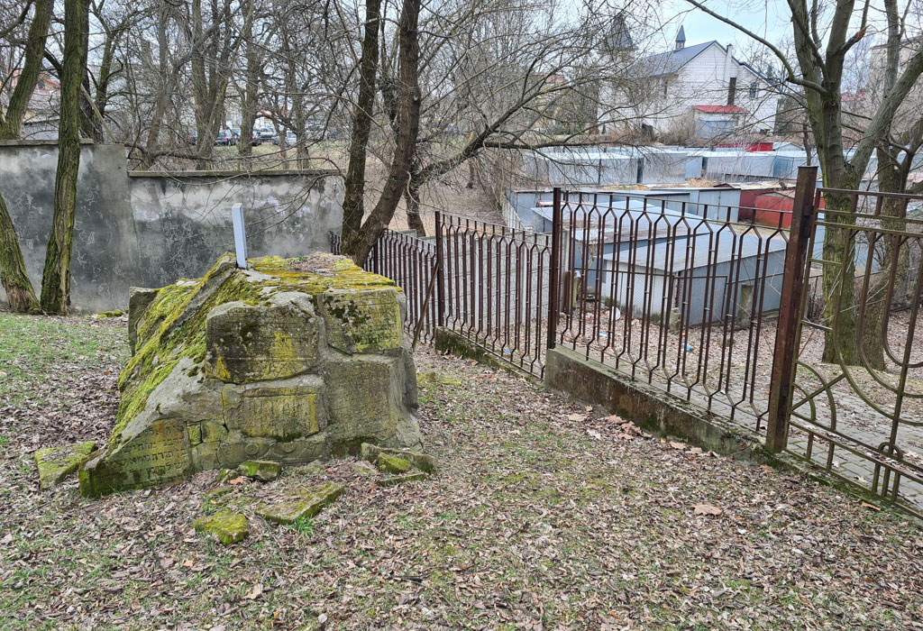 Ostrowiec Swietokrzyski Jewish Cemetery